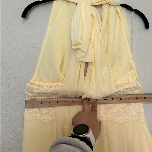 House of CB 'Ailani' Butter Yellow Georgette Halter Neck Mini Dress Size L NWOT - Picture 11 of 12